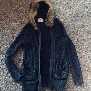 Girls size 14 Justice Sweater like new